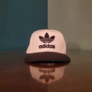 Adidas Originals Snap-back w/ green bill wh/b